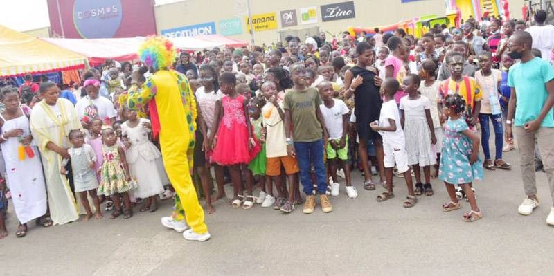 Les enfants ont passé de bons moments en compagnie des clowns et du père Noël. (Ph: Dr)