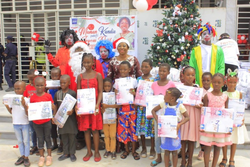 Le conseil municipal a offert plus de 6000 cadeaux aux enfants de la commune d'Abobo. 