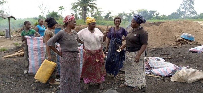 L'exploitation du charbon est le gagne-pain raison de ces femmes. (Ph: Dr)