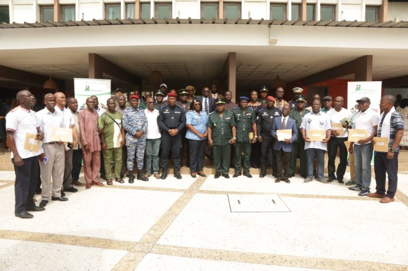 316 soldats des Forces armées de Côte d’Ivoire et de la Gendarmerie nationale, admis à faire valoir leurs droits à la retraite ont reçu leurs chèques.