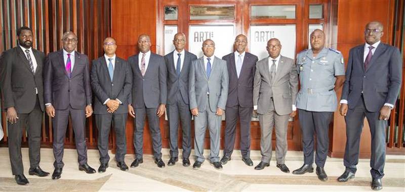 Les membres du Conseil de régulation officiellement installés. (Ph: Dr)