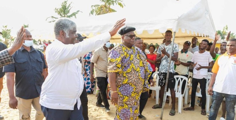 Le ministre-Gouverneur du District autonome d'Abidjan, Robert Beugré Mambé vend les mérites de Laurent Tchagba
