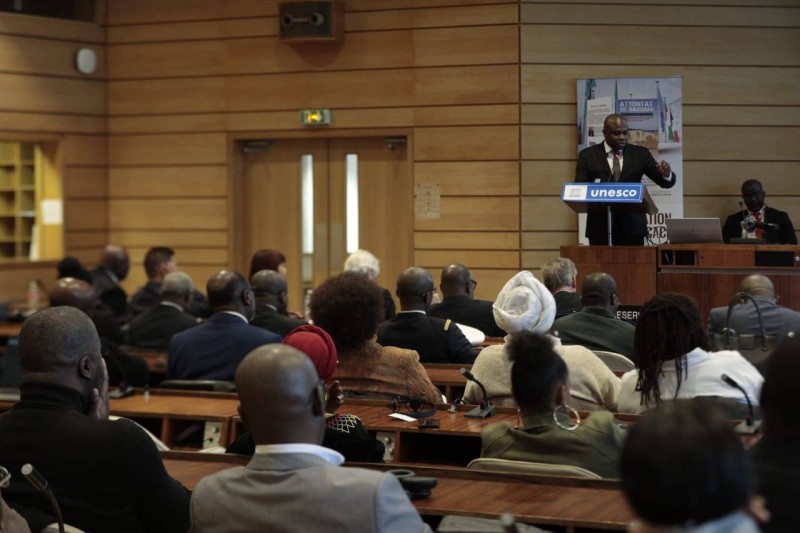 Dr Jean-Jacques Konadjé lors de la présentation de son livre à l'Unesco