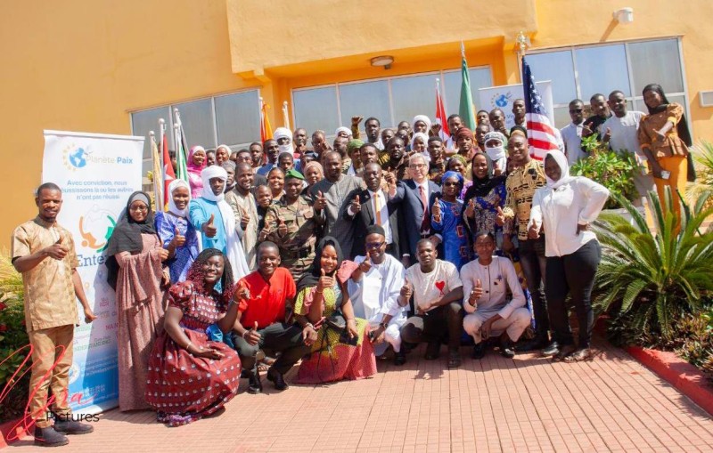Photo de famille lors de la 5e édition du Sommet des Jeunes Champions dénommée Bamako 2022