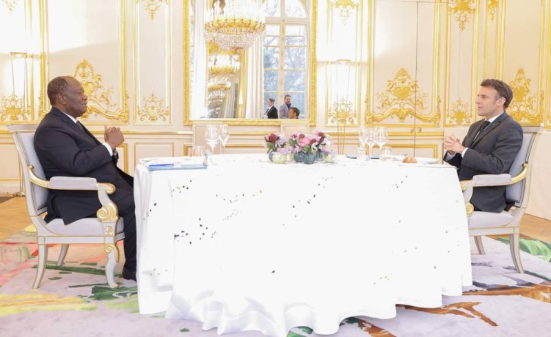 Alassane Ouattara et Emmanuel Macron en tête à tête