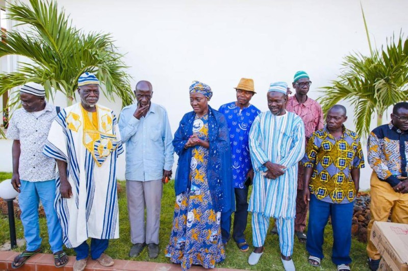 Les chefs de villages de la sous-préfecture de Boundiali et la ministre Mariatou Koné