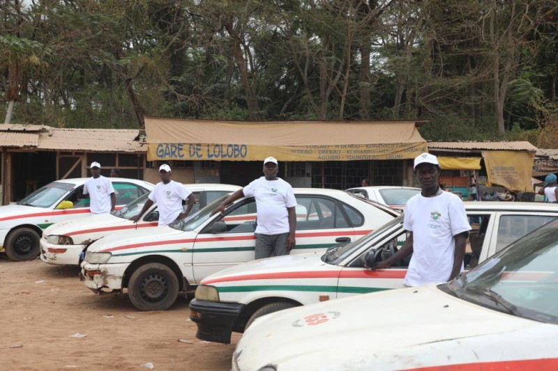 Des chauffeurs de taxis de Yamoussoukro