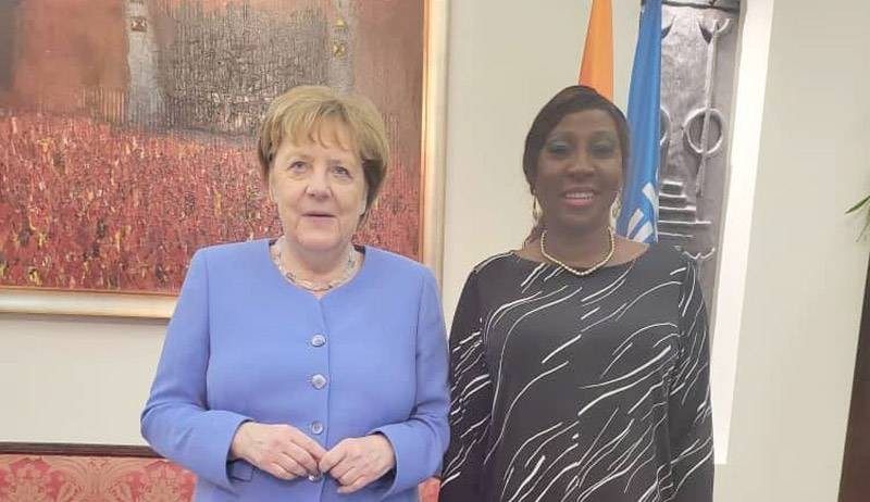 L’ex-Chancelière Angela Merkel et la ministre d’État, ministre des Affaires étrangères, de l’Intégration africaine et de la Diaspora, Kandia Camara. (Ph: Dr)