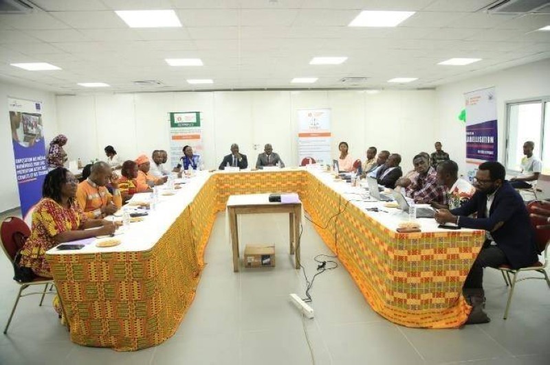 Séance de travail entre le Repprelci et une délégation venue du Burkina Faso. (Ph: Dr)