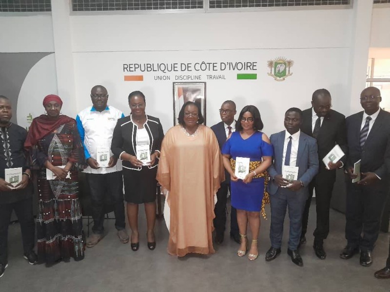 La ministre Anne Désirée Ouloto et ses collaborateurs unis pour promouvoir une administration de qualité
