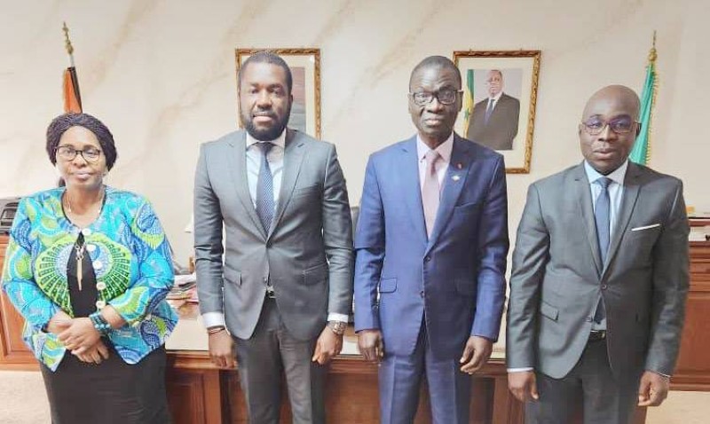 La délégation a été reçue par l'ambassadeur de Côte d'Ivoire au Sénégal, le général de corps d'armée Touré Sékou (2e à partir de la droite). (Ph: Dr)