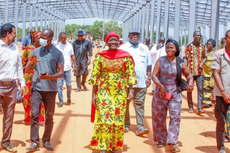 La ministre Mariatou Koné s'est satisfaite de l'évolution des travaux. (DR)