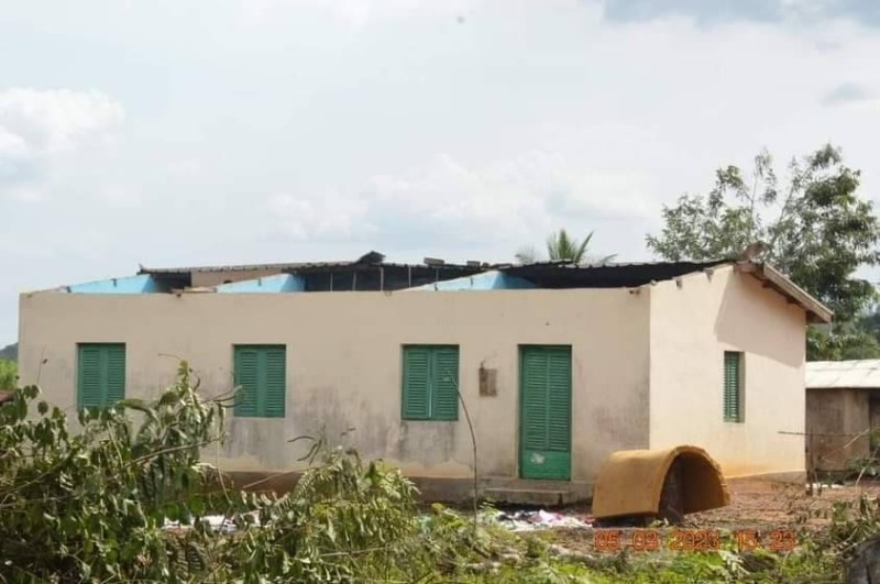 L'école du village a été décoiffée. (DR)