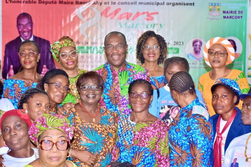 Le maire de la commune de Marcory a communié avec les femmes. (Ph: Dr)