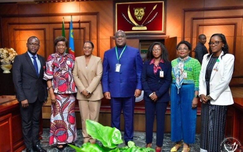 Le président de la RDC Félix Tshisekedi Tshilombo et des membres l'association des Femmes d’exception du Congo (Fdec)