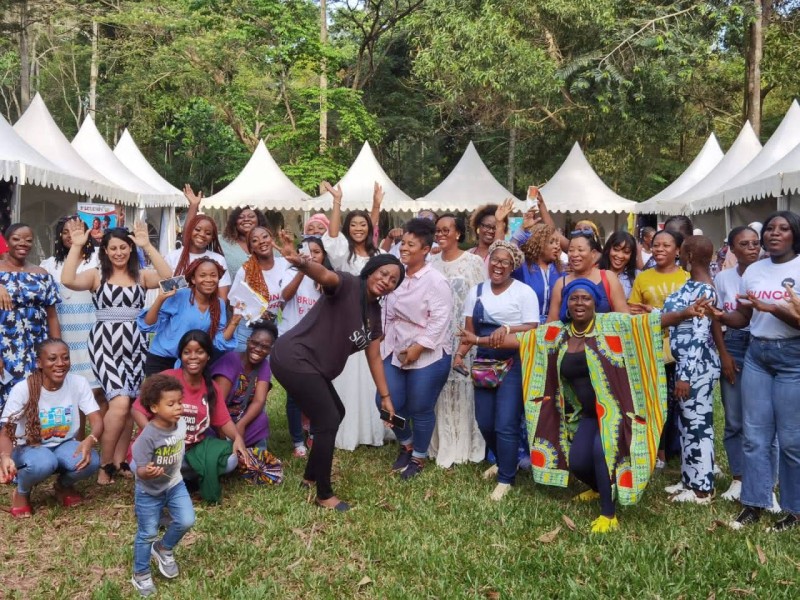 Plusieurs femmes se sont retrouvées au Jardin botanique de Bingerville pour se célébrer et s’enrichir intellectuellement. (Ph: Dr)