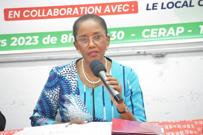 Professeur Denise Houphouët, présidente de l’Iam, explique que l’atelier vise à contribuer à l’autonomisation des jeunes en faveur d’opportunités d’auto-emplois. (Dr)