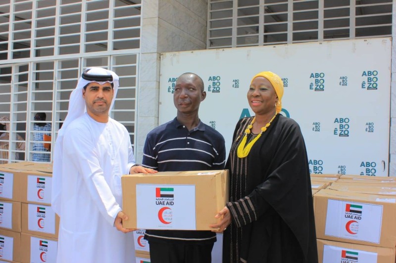 Le maire Kandia Camara (à droite) réceptionnant des Emirats Arabes Unis. (DR)