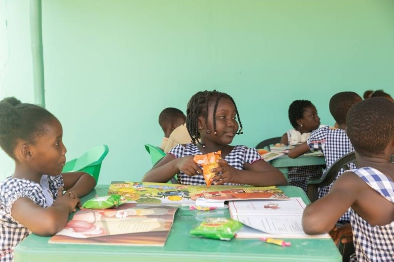 Les enfants des classes maternelles ont été initiés aux plaisirs de la lecture à travers une série d'activités ludiques.