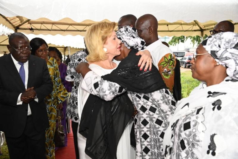 Dominique Ouattara et sa délégation ont apporté leur réconfort à la famille éplorée. (DR)