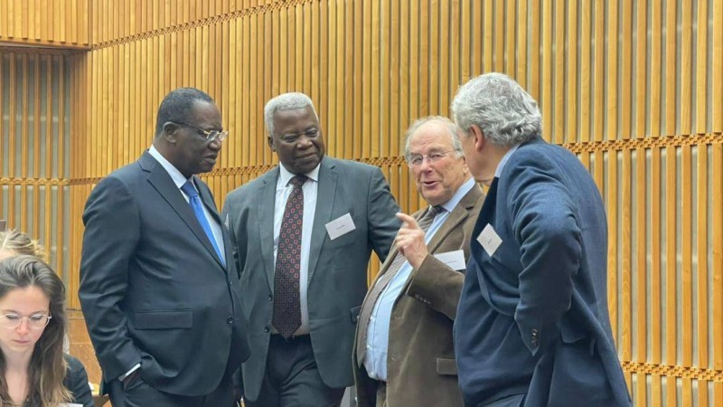 L’inspecteur général d’État, Ahoua N’Doli Théophile (à gauche), a pris part à la Semaine sur le financement du développement. (Ph: Dr)