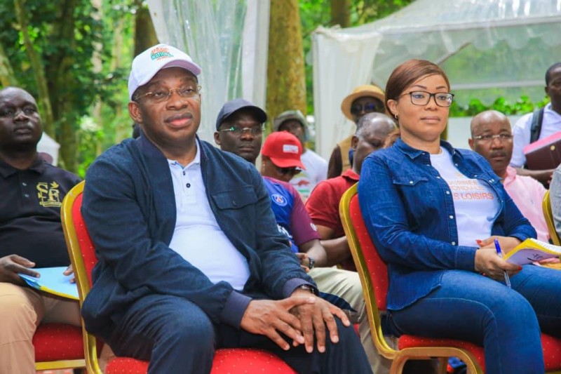 Le ministre Siandou Fofana et Isabelle Anoh,directrice générale des Loisirs