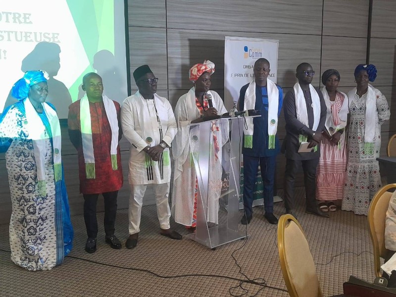 Bintou Pékélé, promotrice d'Ivoire muslim awards et son staff. (DR)