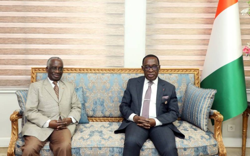 Le président de l'Ascad et le président Eugène Aka Aoulé. (DR)