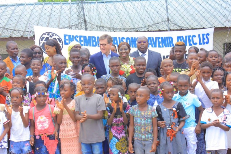 Le maire Kandia Camara a promis venir en aide au foyer Akwaba en ce qui concerne l’éducation de ses pensionnaires. (DR)