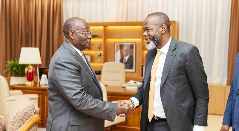 Le président de la Fibb Mahama Coulibaly, (à droite) est assuré du soutien du vice-Président de la République pour le Mondial. (Ph: Dr)