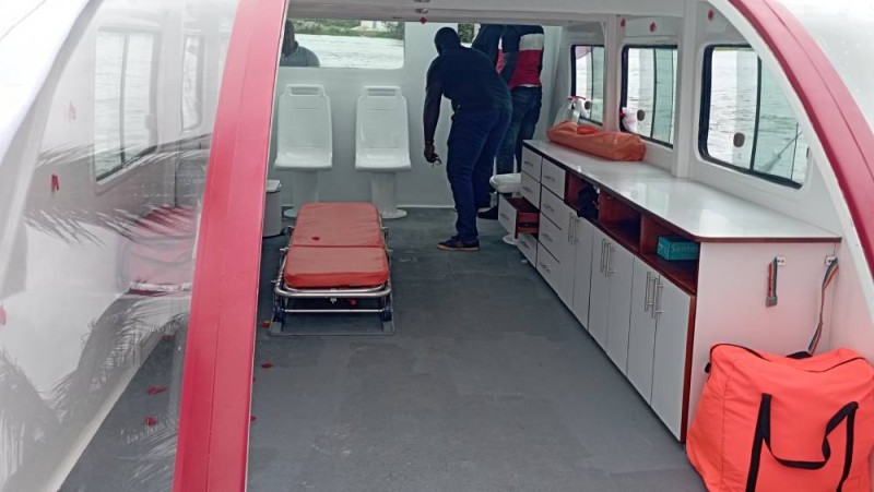 L'intérieur du bateau-ambulance. (Ph: Dr)