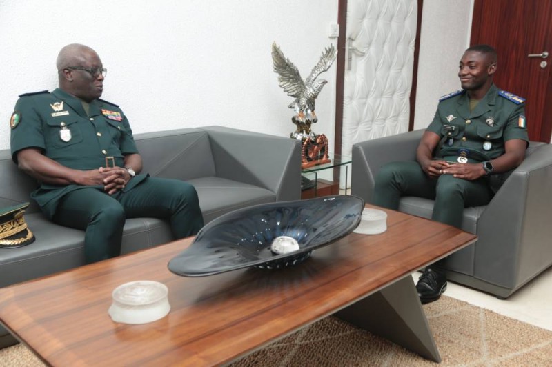 Le Général de Corps d’Armée Lassina Doumbia et le Lieutenant Legré Jean-Jonathan Junior