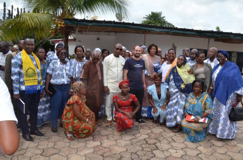 Ces femmes tiennent à la réalisation d'un marché de gros à Yamoussoukro.