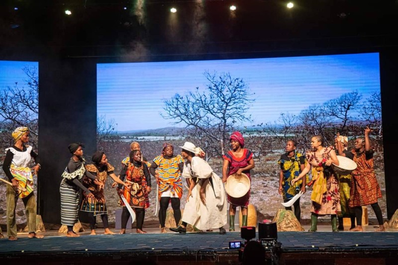 Dans la pièce "Une reine chez les nouchis", les drôles des femmes ont traité Subtilement et avec humour, la question de la déforestation et de la sécheresse. (Ph: Dr)
