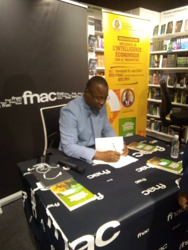 Dr Harouna Kaboré, expert en intelligence économique, en performance industrielle et en efficacité énergétique. (Dr)