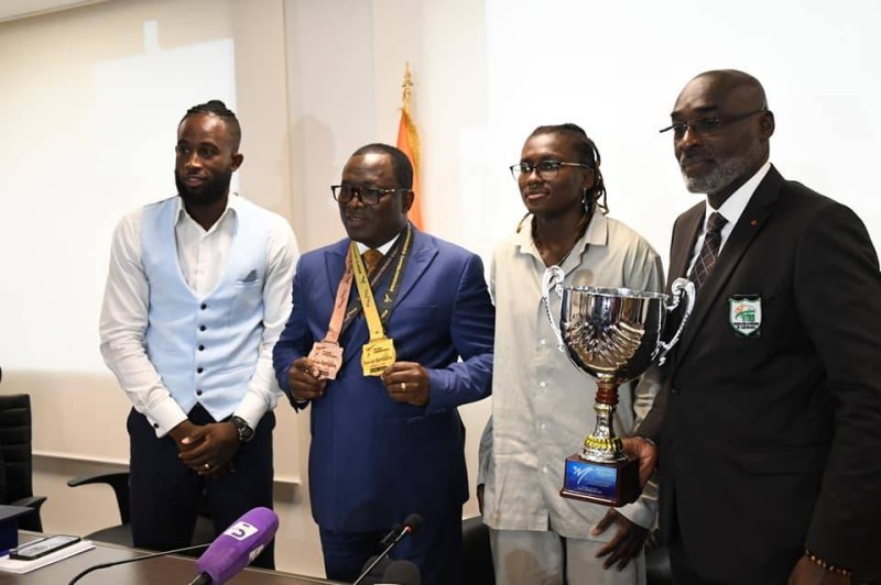 Le ministre des Sports s'est dit comblé par les performances réalisées par Cissé Sallah et Ruth Gbagbi. (Dr)