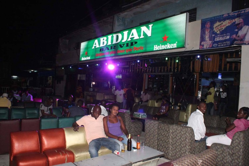 Un bar d'Abidjan. (DR)