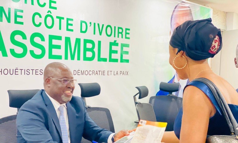 Dédicace du dernier ouvrage du Pr  Lacina Coulibaly