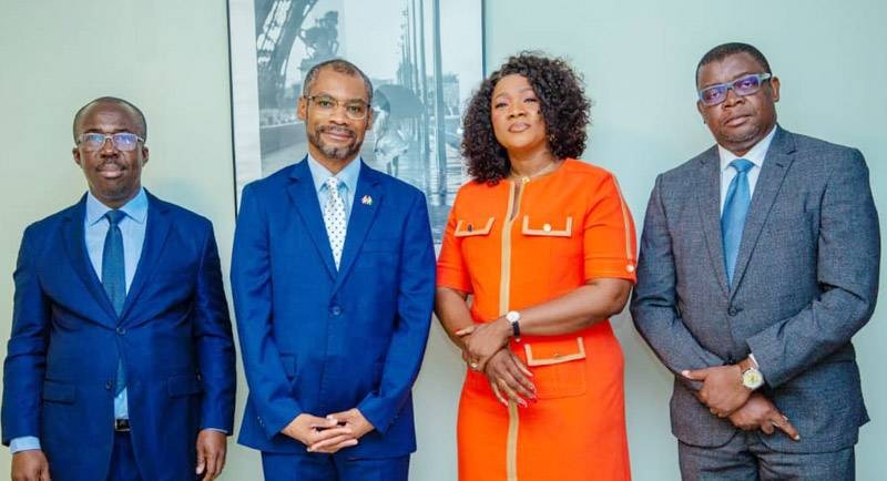 L'ambassadeur Anderson Blanc, Salimata Soro et Gérard Hielpo ont invité les Ivoiriens à emprunter les voies légales d'immigration.