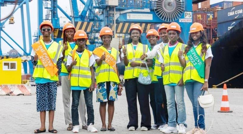Les jeunes filles ont visité les installations d'Abidjan Terminal. (Ph: Dr)