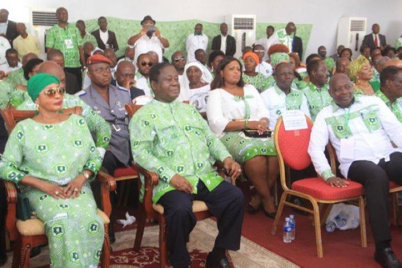Henri Konan Bédé et kes militants le 9 avril 2019 à Abidjan. (DR)