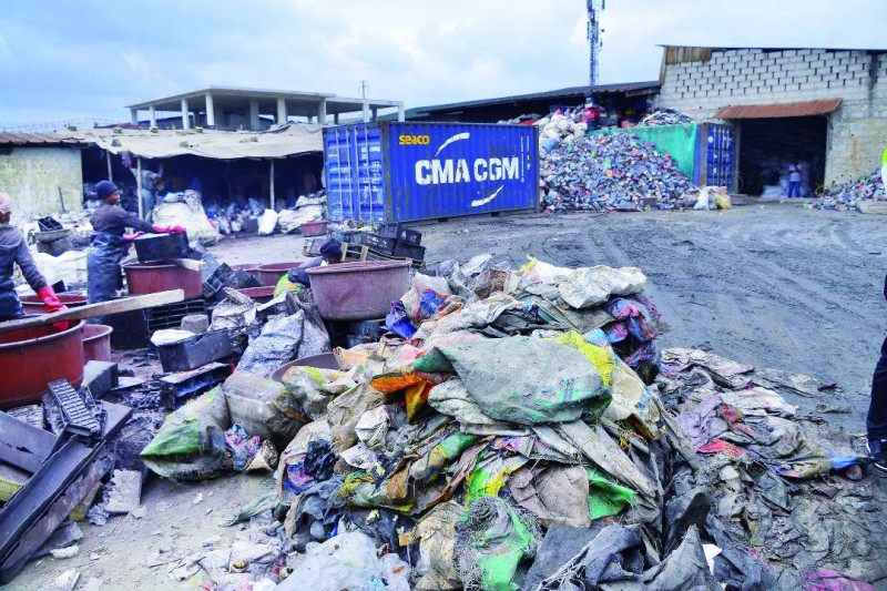 L'usine de recyclage de batteries est mitoyenne à celle spécialisée dans les produits laitiers. (Ph: Dr)