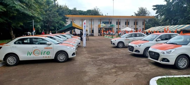 Dix taxis offerts à des jeunes de Dimbokro. (Ph: Edgar Yeboue)