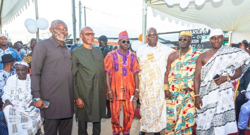 Les chefs coutumiers Bron,Koulango, Lobi,Malinké autour du candidat Laurent Tchagba