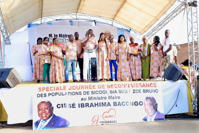 Les populations présentes ont dit merci au maire Bacongo (Photo Bavane)
