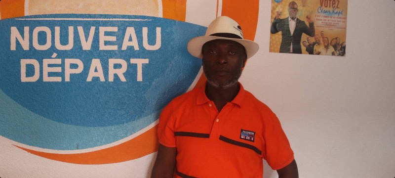 Kapé César.