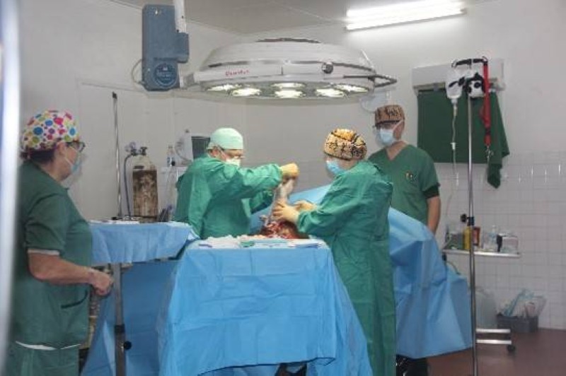 Un bébé né par césarienne grâce à Revive.