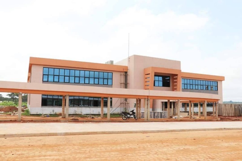 Le bâtiment administratif de l'Université de Bondougou