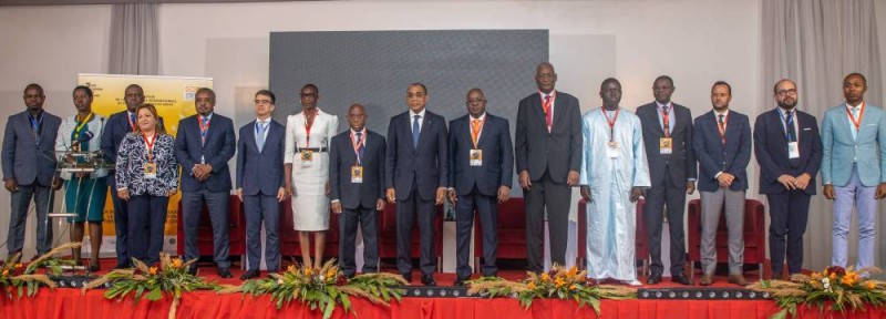 Photo de famille des participants à la 7e édition de la Conférence internationale du Forum des Caisses de Dépôt