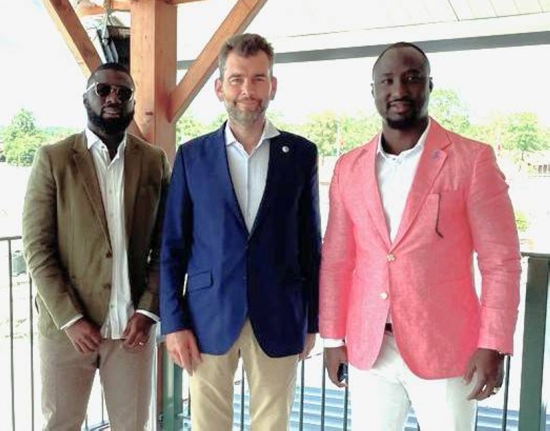 Zaki, à droite et et Diaby, à gauche du président du tourisme équestre mondial rentrent heureux et fiers de l'assemblée générale d'Arezzo.(DR)
